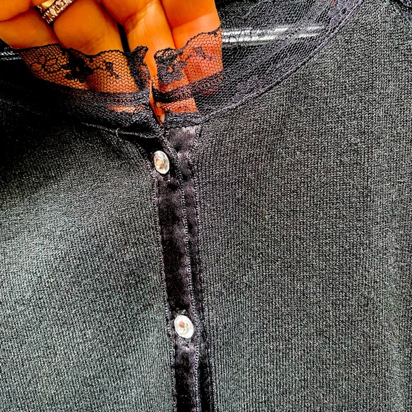 Gorgeous embroidered cardigan with sequin, satin and lace details. - Picture 4 of 7